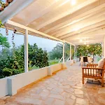 Conel Villa *