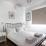 Conel Villa *