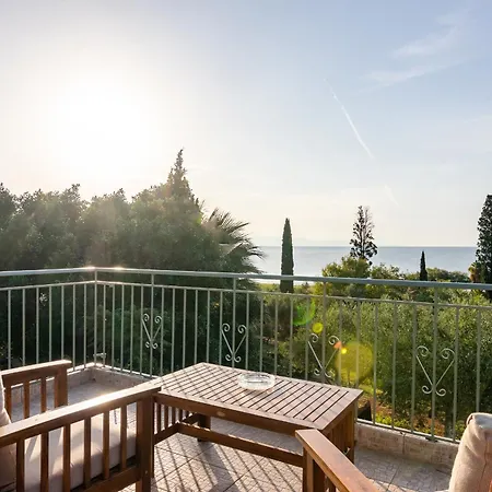 Conel Villa
